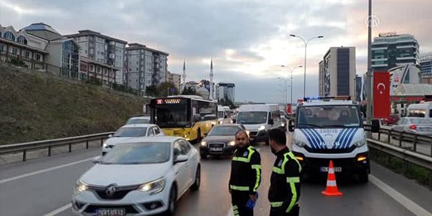 5 araç karıştı! E-5'te zincirleme kaza