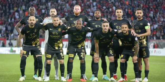 5 futbolcunun biletini kestiler! Taraftar şok oldu