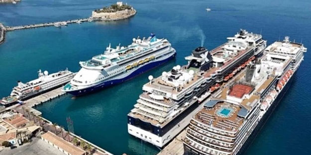 5 gemi 6 bin turist getirdi... Tatilcileri şaşırttı