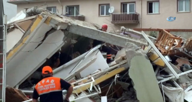 5 Katlı apartman çöktü