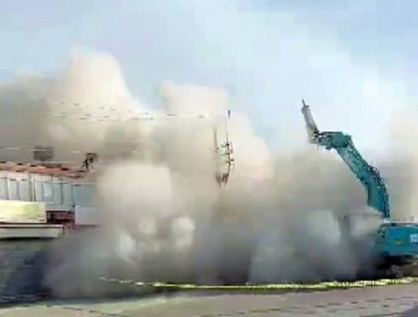 5 katlı bina böyle yerle bir oldu