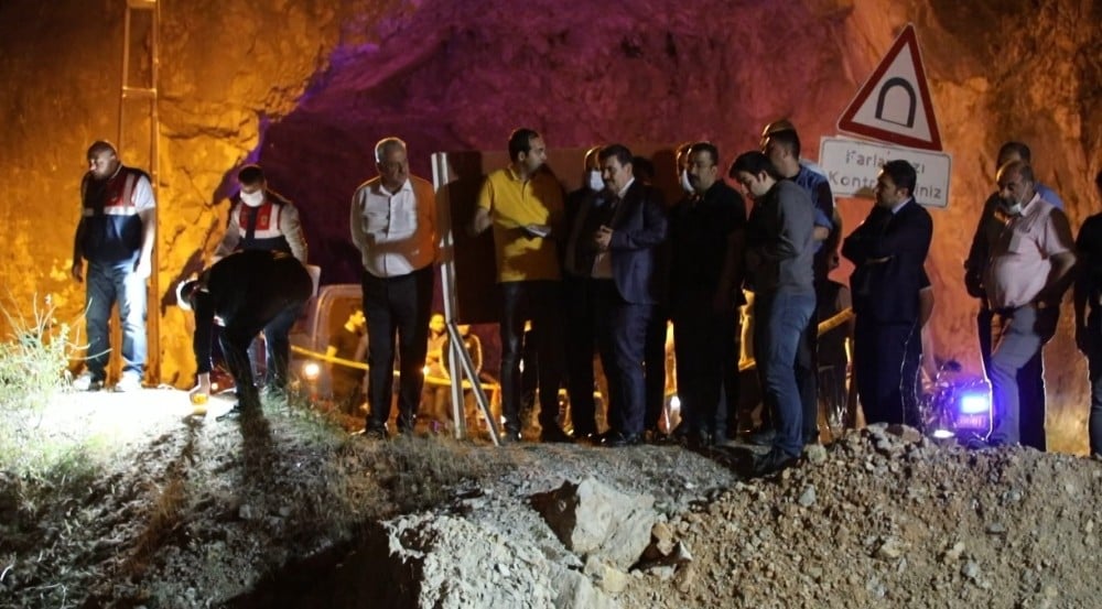 5 kişinin öldüğü kaza mahallinde Vali Arslantaş, incelemede bulundu 