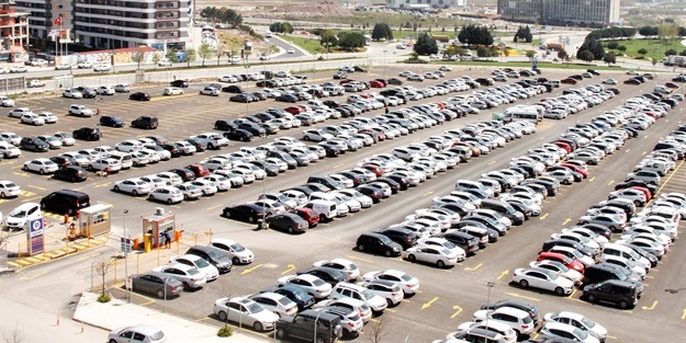 Milyonlarca araç otoparklarda çürüyor!