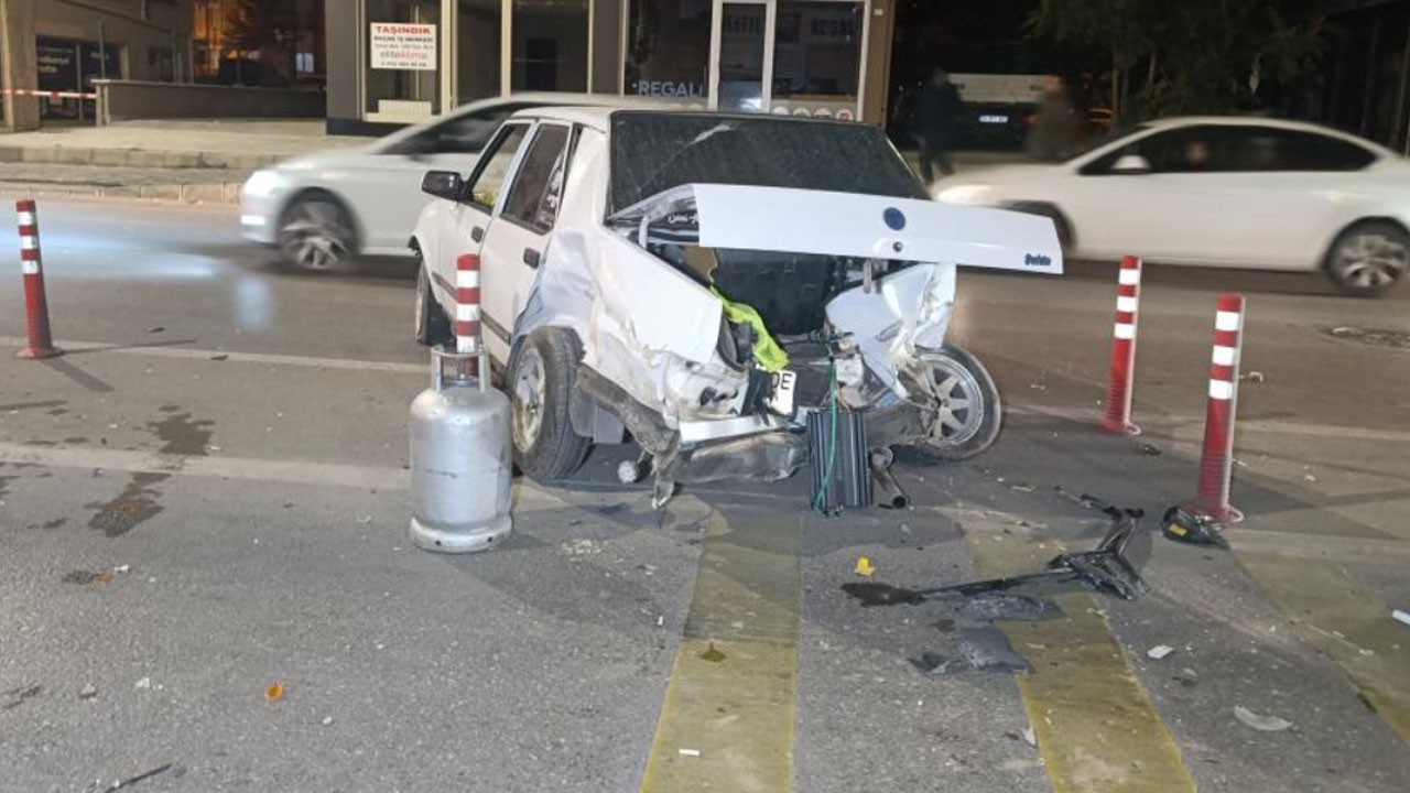 5 otomobilin karıştığı kazada ortalık savaş alanına döndü