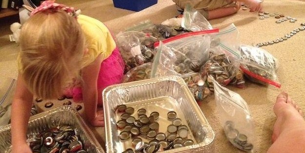 5 sene biriktirdiği şişe kapaklarıyla bakın ne yaptı!