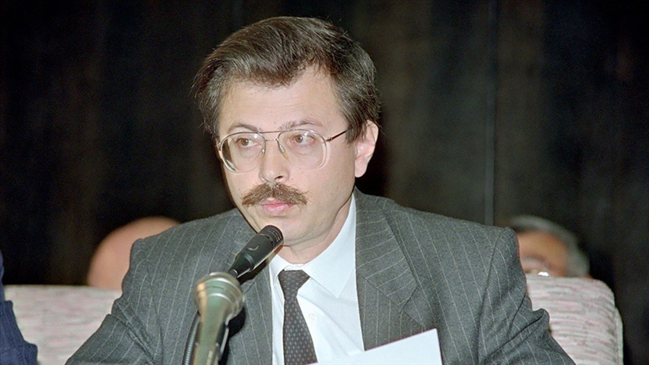 5 Şubat 1993: Adnan Kahveci'nin vefatı (Siyasetçi, Devlet Adamı)