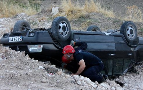 5 takla atan otomobilden sağ çıktılar