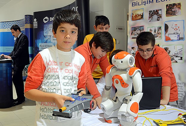 5 ufaklıktan 'robotu dans ettiren' yazılım