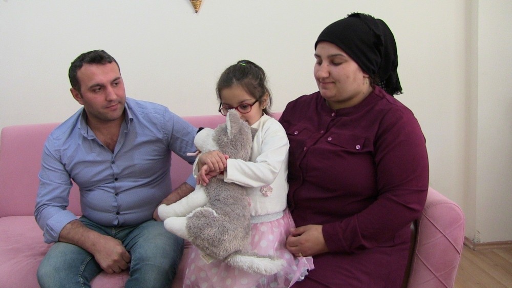 5 yaşındaki ama birçok hastalıkla mücadele ediyor 