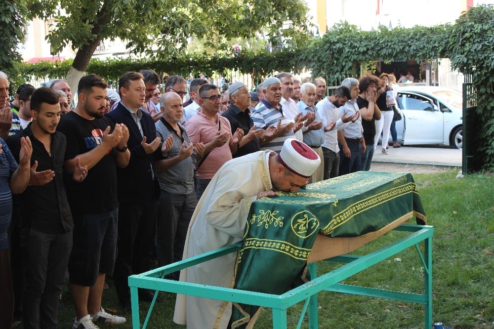 5 yaşındaki Eymen’in cenazesi toprağa verildi 
