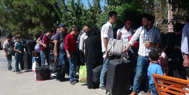 50 bin Suriyeli Türkiye'ye dönmedi