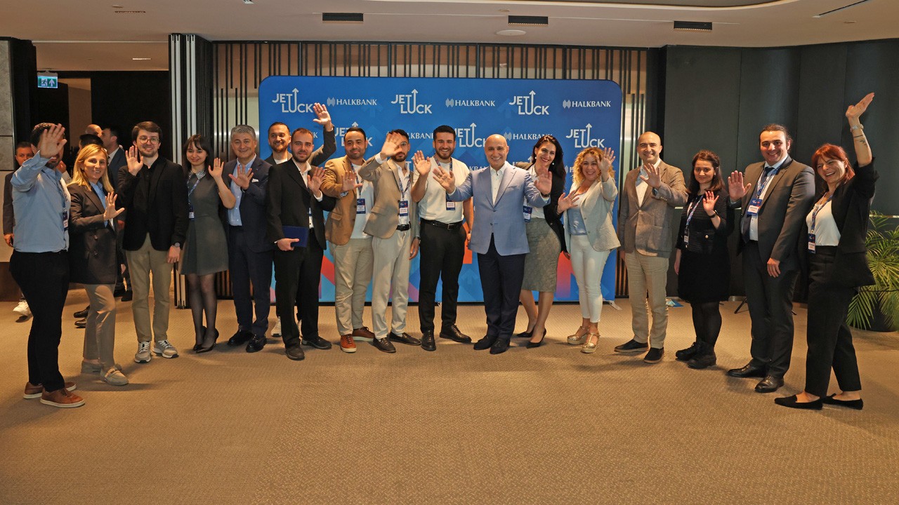 50 saniyede geleceği anlattılar! Jet hızında fikirler, büyük finalde yarıştı