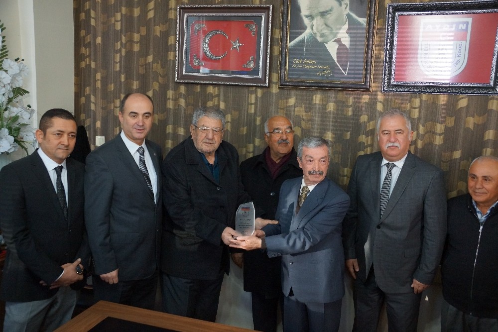 50 yıldır direksiyon sallayan Ali Ateş, ayın şoförü seçildi 