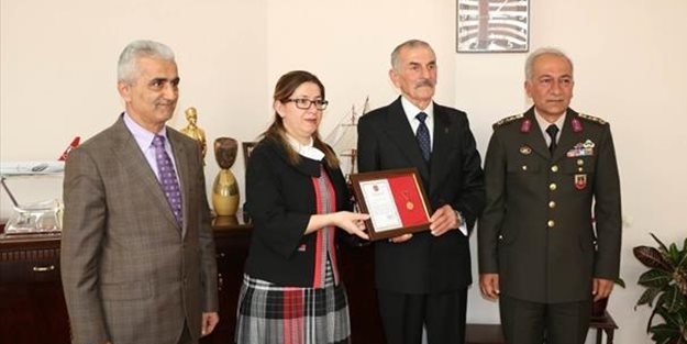 Mal varlığını TSK'ya bağışladı