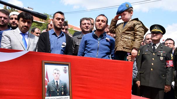 500 nüfuslu köyde 5 bin kişi! Tekbirlerle...