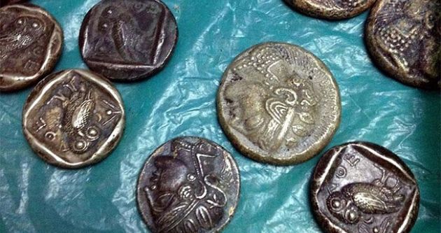 Tarihi eserleri internette satışa çıkarınca yakayı ele verdiler!