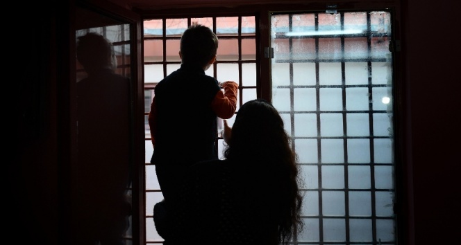 '504 çocuk annesiyle birlikte cezaevinde büyüyor'