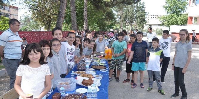 Kadirli’de yardıma muhtaç öğrenciler için kermes