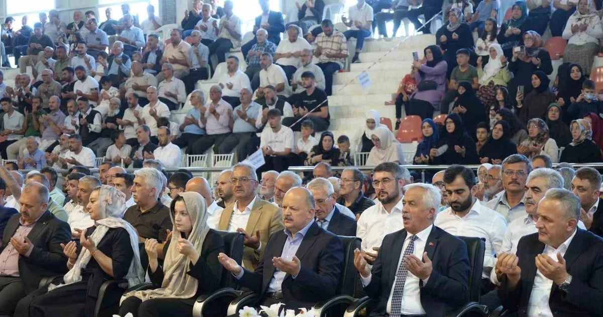 51 hafızın icazet merasiminde Vali Dallı: Kur’an-ı Kerim’i ezberlemek farz-ı kifayet