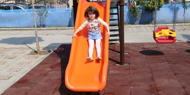 Turgutlu yeni çocuk parklarıyla renkleniyor