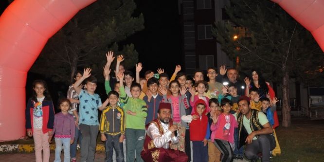 Çocuklar Ramazan eğlencesi ile coştu