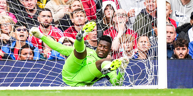 52 milyon avroya alınan kaleci orta sahadan gol yedi