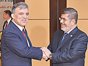 Gül: İsrail, barış için en büyük tehdit