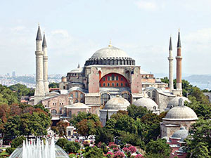Ayasofya ibadete açılmalı