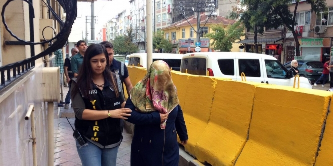 Öğretmeni bıçaklayan kadın veli adliyeye sevk edildi