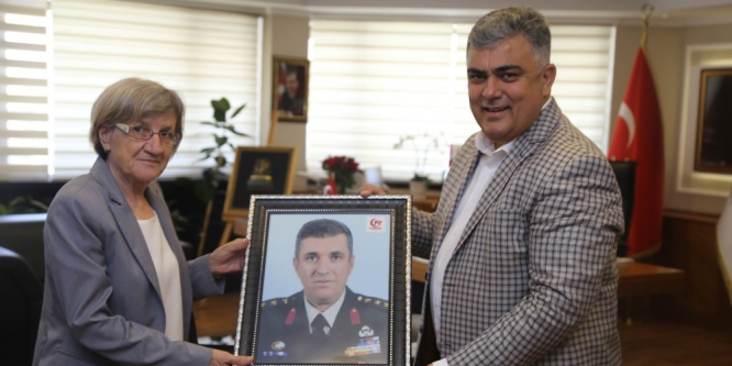 15 Temmuz şehidi annesinden Özgüven’e ziyaret