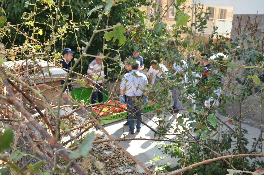 53 yaşındaki adam evinde ölü bulundu 