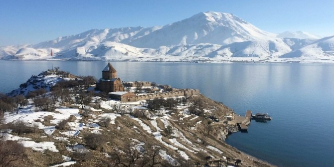 Akdamar Adası'nın güzelliği adeta büyüledi