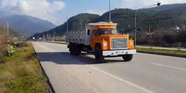 54 bin kamyon üreten Türk otomotiv devi böyle iflas etmiş! Duyan 'Bu nasıl olur?' diyor