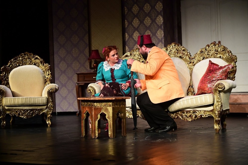 54 yıllık tiyatrodan bir sezonda 182 oyun 