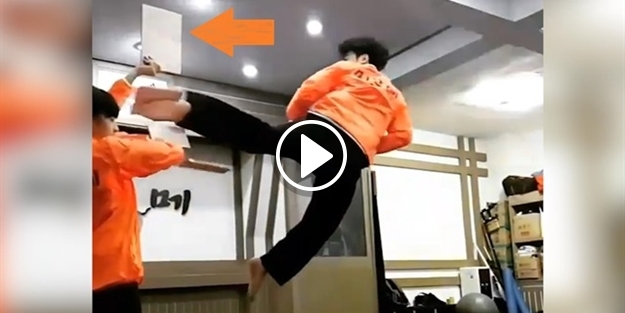 '540 derece' dönerek tekme atan karateci