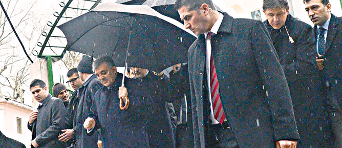 Cuma çıkışı sevgi seli