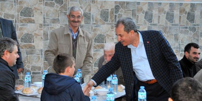 Akşehir’de mahalle iftarları geleneği sürüyor