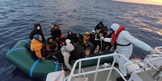 55 düzensiz göçmen kurtarıldı