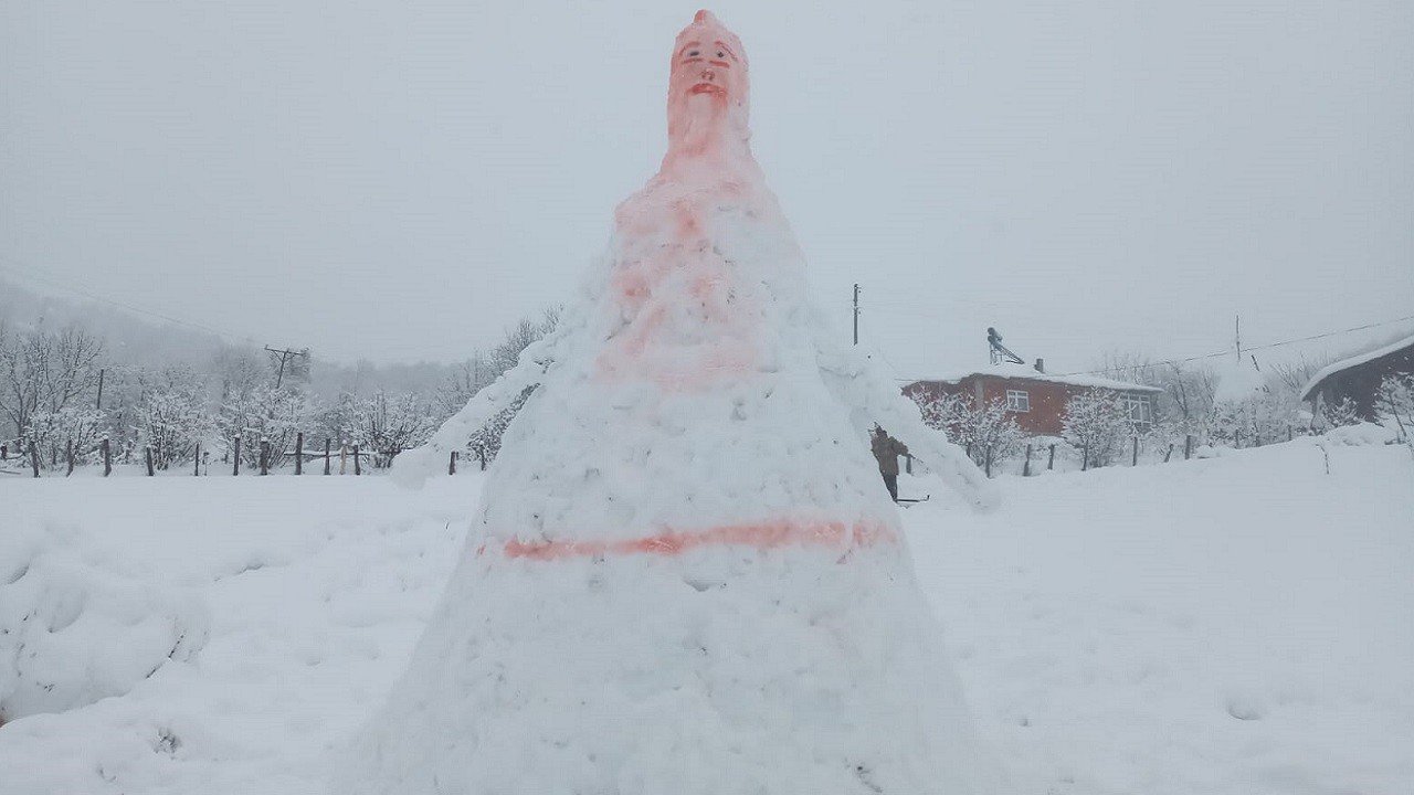 5,5 metrelik kardan gelin!