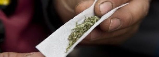 Yağ bidonunda esrar ele geçirildi