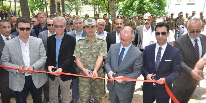 Kışlada askerler için yapılan tesislerin açılışı yapıldı