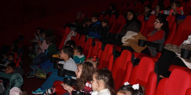 Gölgeden sinema perdesine