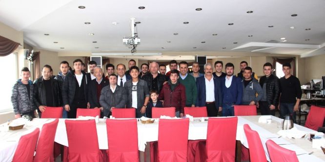 Başkan Demirtaş Gülüçlü gençlerle kahvaltıda buluştu