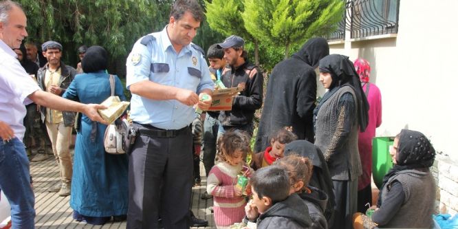 Minibüste 51 kaçak göçmen yakalandı