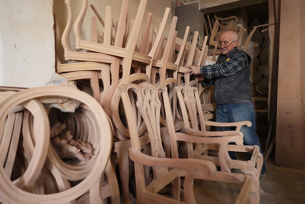 56 yıldır bıkmadan usanmadan bu işi yapıyor