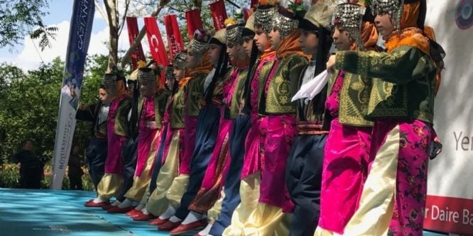 Geleneksel Türk Halkoyunları Şenliği başladı