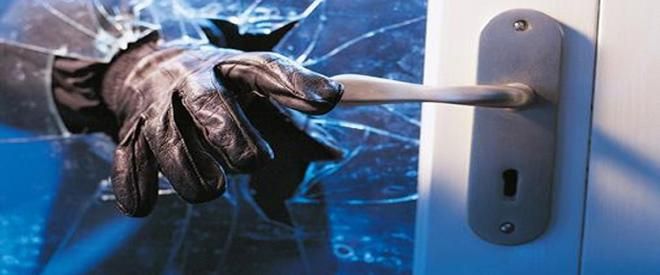 Hırsızlar okul kantininden yiyecek ve 800 TL çaldı