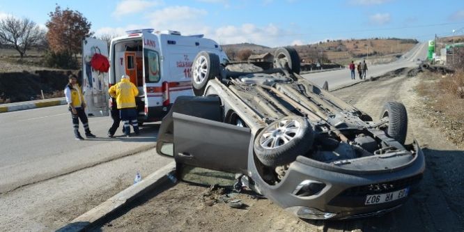 Araç takla attı, yara bile almadan kurtuldular