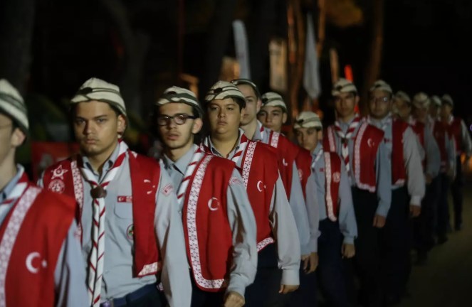  57. Alay Vefa Yürüyüşü başladı: Saçlarına kına yakıp asker çorbası içtiler