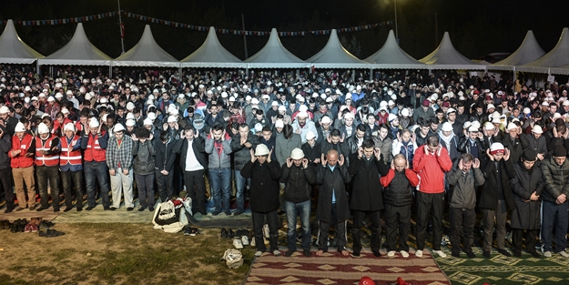 57. Alay yürüyüşünde saf tuttular